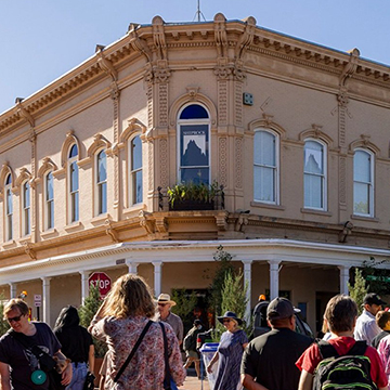 a crowd of people browse the Santa Fe Native American Art Market