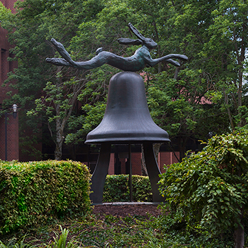 Barry Flanagan, Hare and Bell, 1988, Bronze